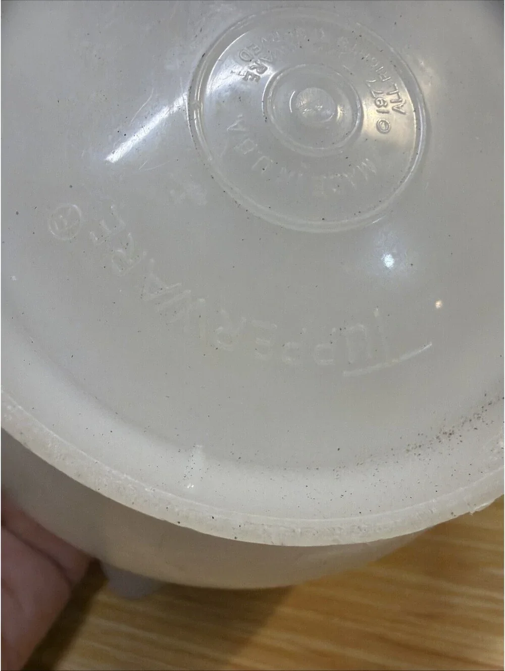 VINTAGE Tupperware Mix N Pour Measuring Bowl 4 Cup Red/Blue Markings No Lid *